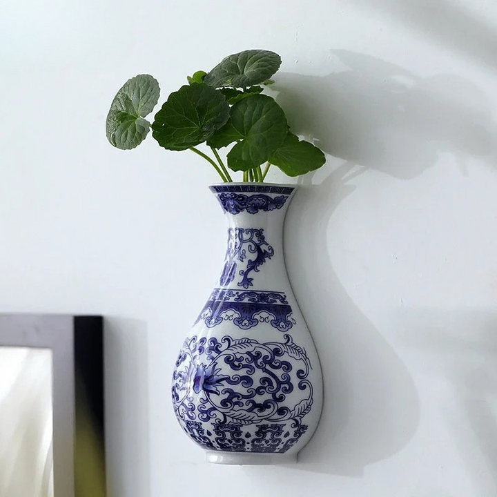 Vase Mural Chinois en Porcelaine Bleu et Blanc | L’Élégance Vintage