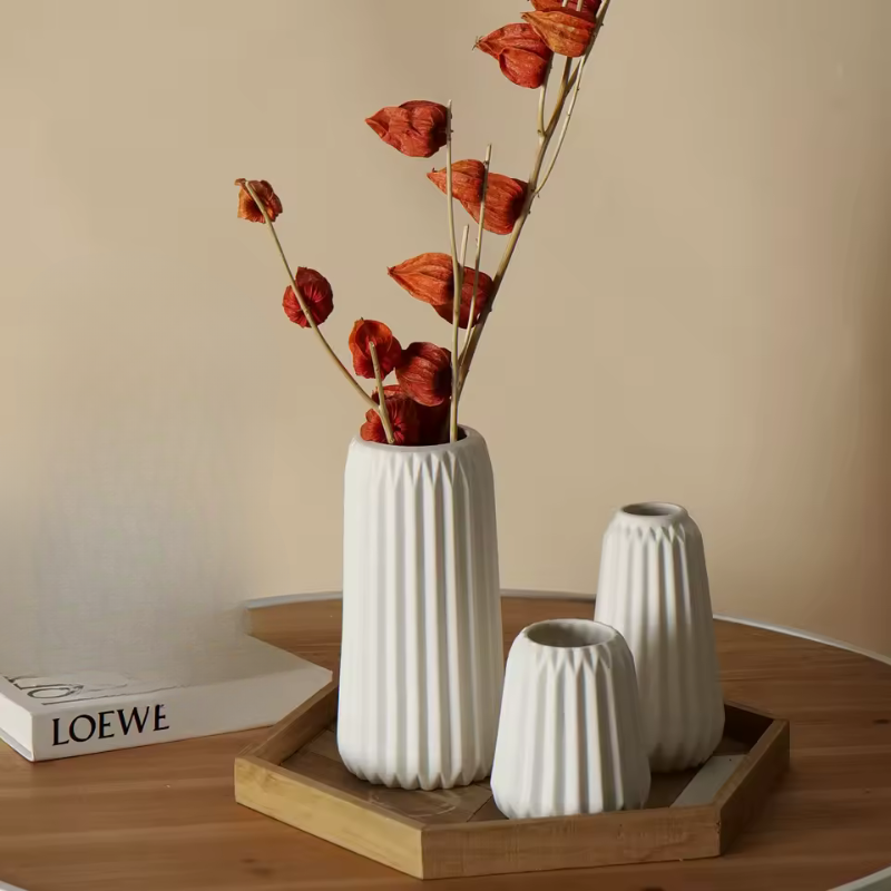 Vase à Fleurs Blanc en Céramique | Moderne et Élégant