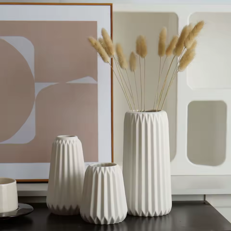 Vase à Fleurs Blanc en Céramique | Moderne et Élégant
