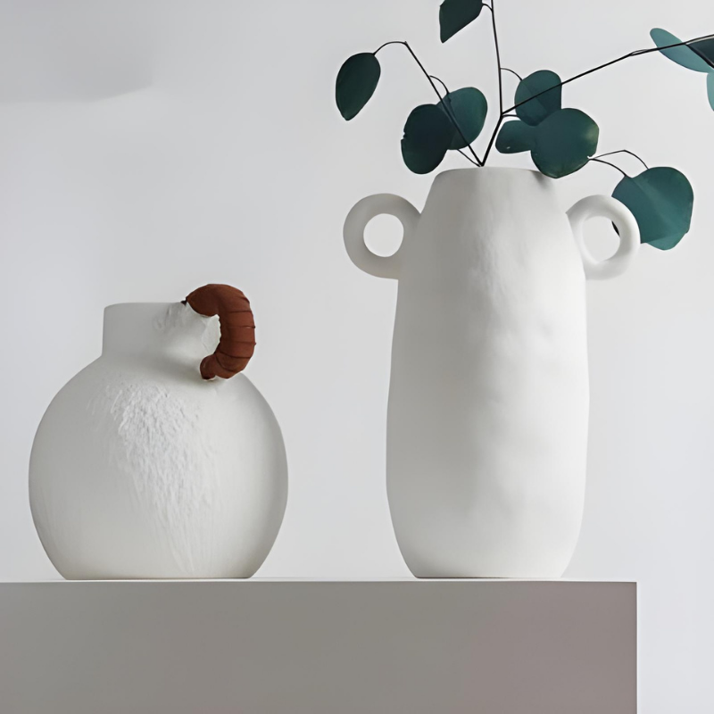 Vase en Céramique Bohème Blanc | Texture Rugueuse et Poignée Design
