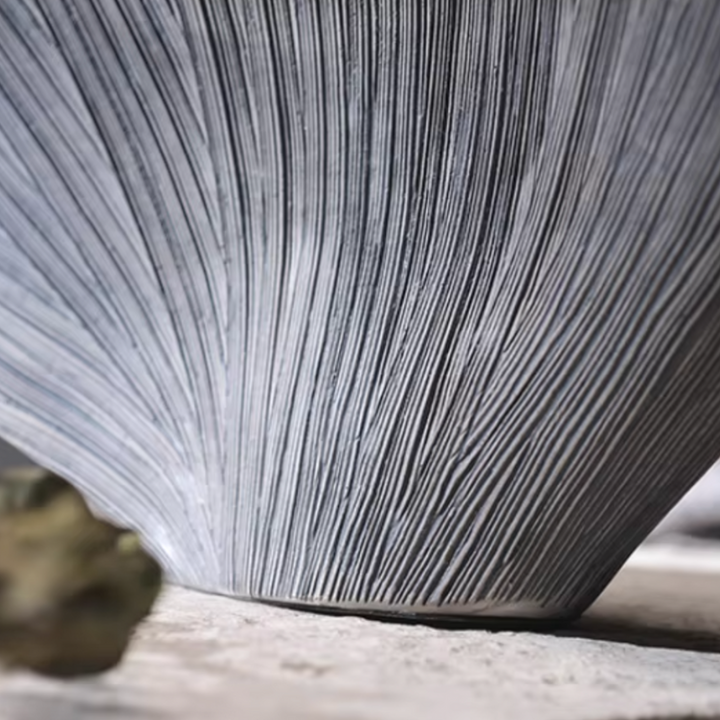 Grand Vase Britannique | Design Décoratif Moderne