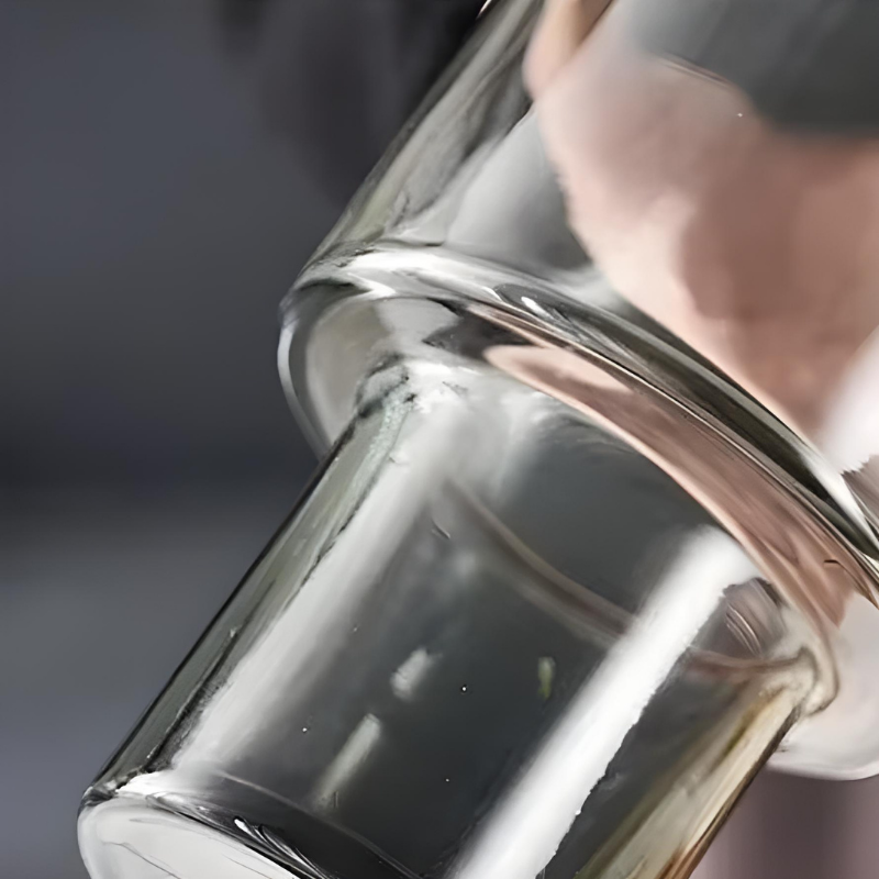 Vase en Verre Noir Cylindrique | Moderne et Décoratif avec Base en Bois Élégante