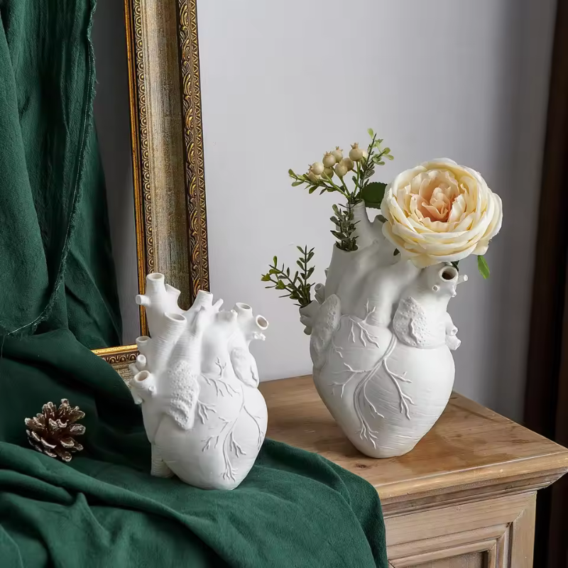 Petit Vase en Forme de Coeur | Moderne et Décoratif