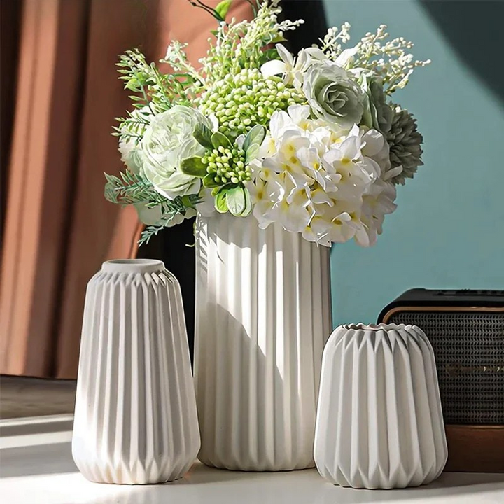 Vase à Fleurs Blanc en Céramique | Moderne et Élégant