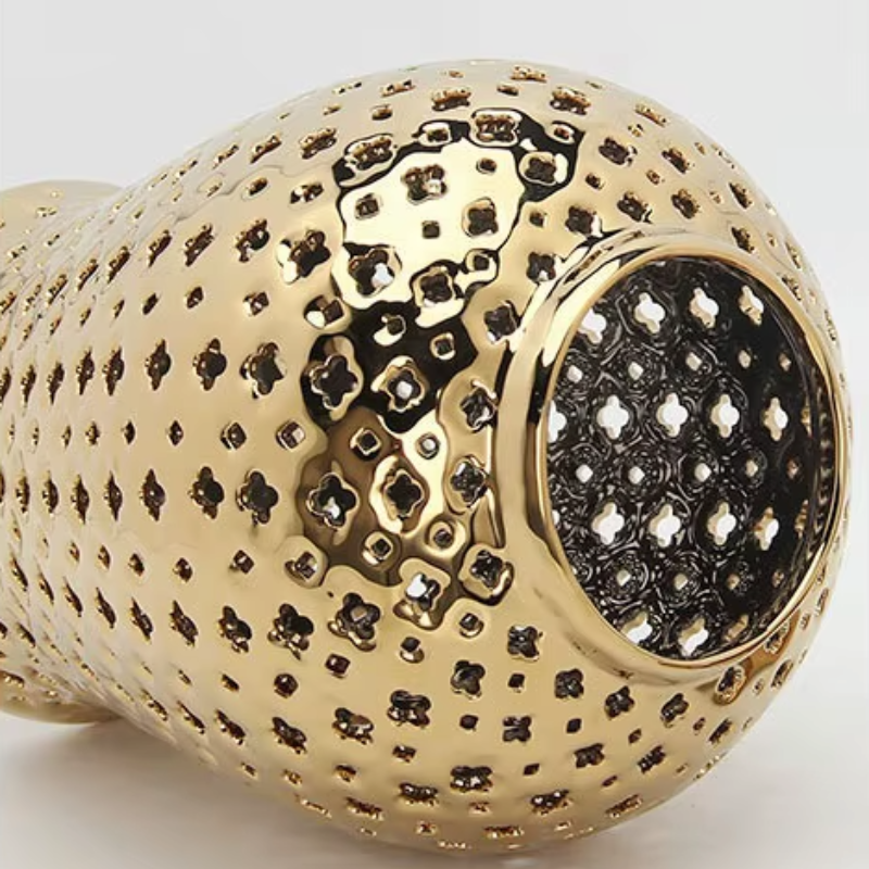 Vase à Fleurs en Céramique | Design Sculpté et Évidé