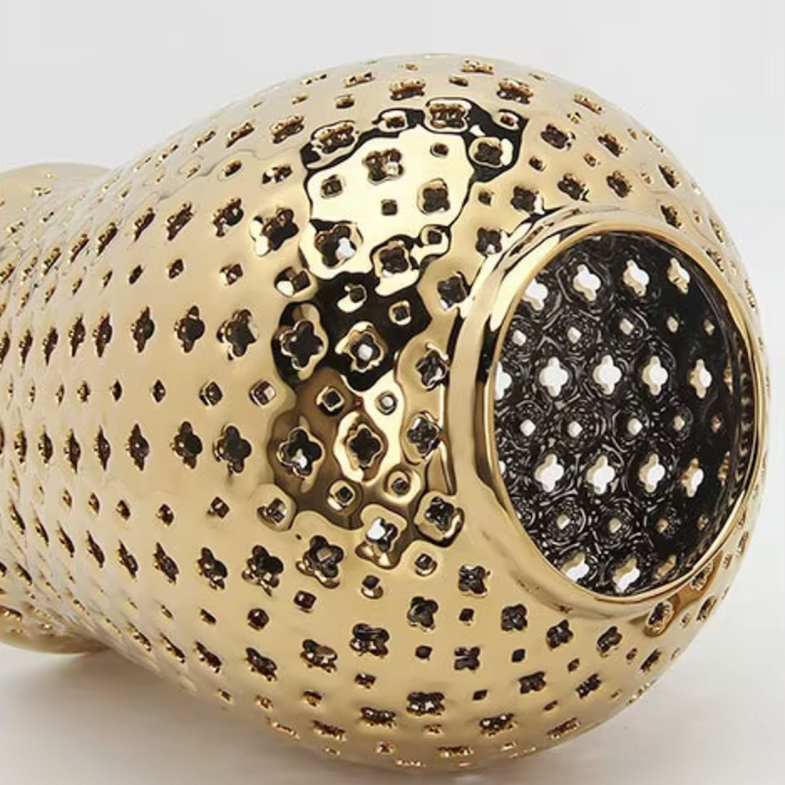 Vase à Fleurs en Céramique | Design Sculpté et Évidé