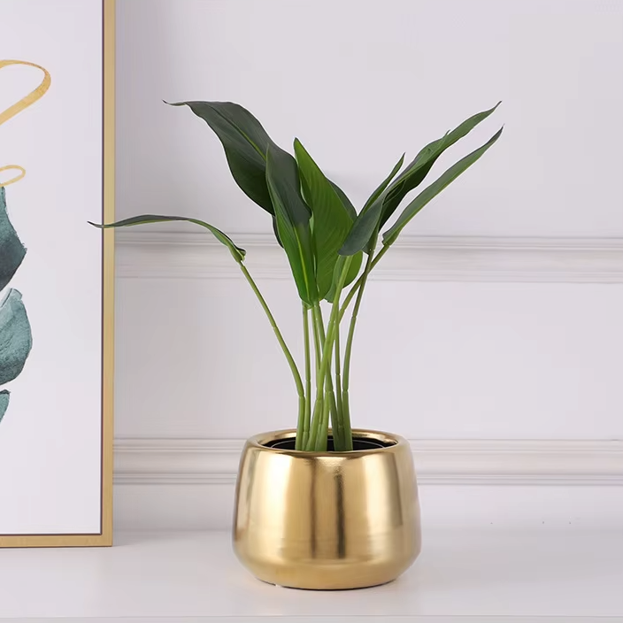 Petit Vase Doré | Design Européen et Décoratif