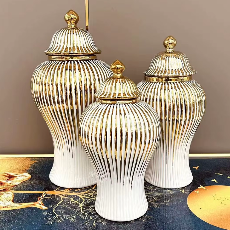 Vase Blanc Luxueux | Céramique Dorée et Élégant