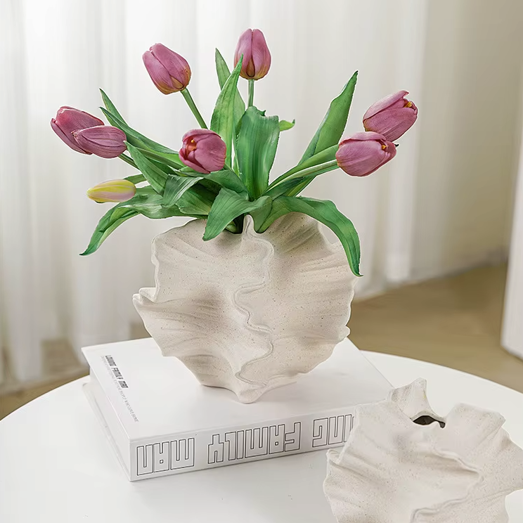 Vase Pampa Décoratif en Céramique | Design Pétale et Plis Élégants