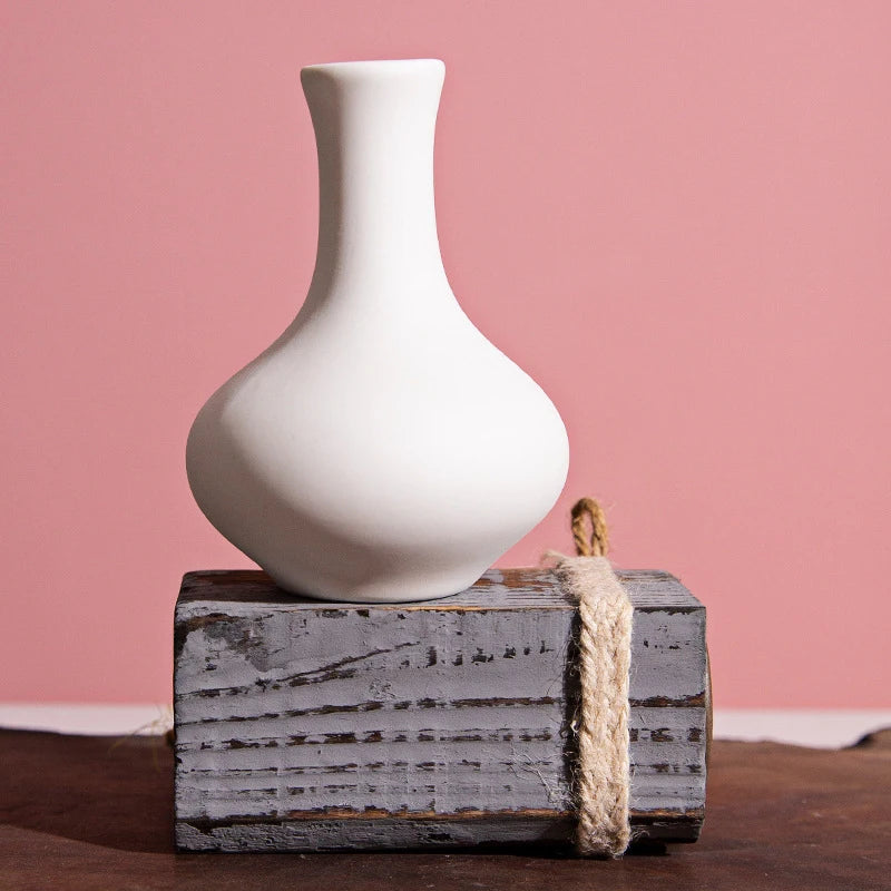 Vase Blanc Moderne | Design Épuré en Céramique
