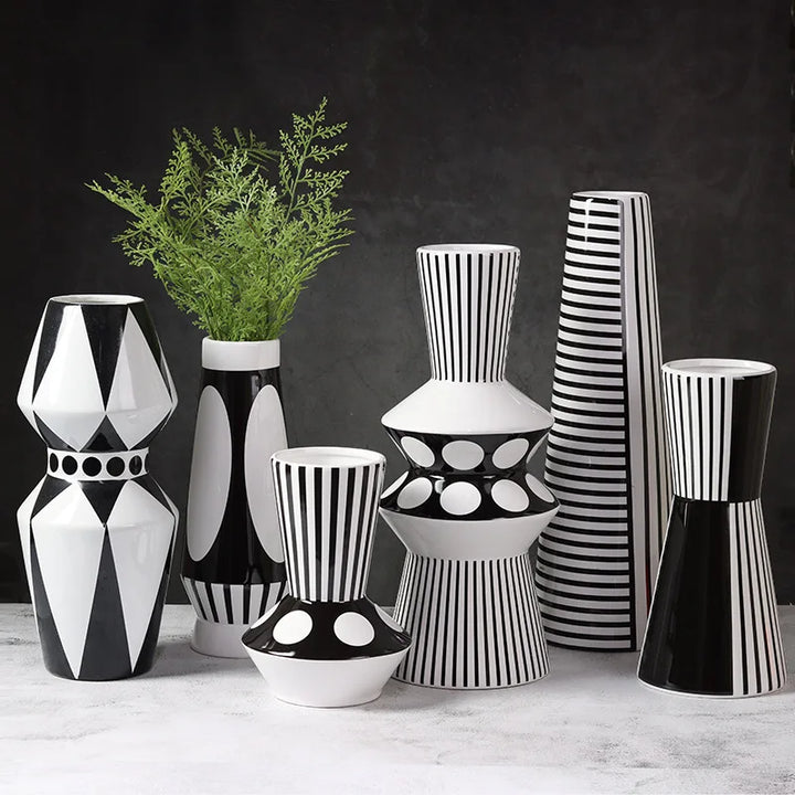 Grand Vase Décoratif Noir et Blanc à Rayures | Design Scandinave Minimaliste