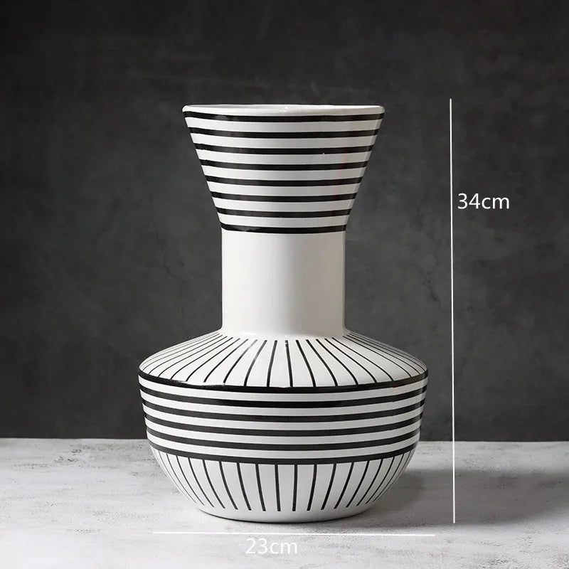Grand Vase Décoratif Noir et Blanc à Rayures | Design Scandinave Minimaliste