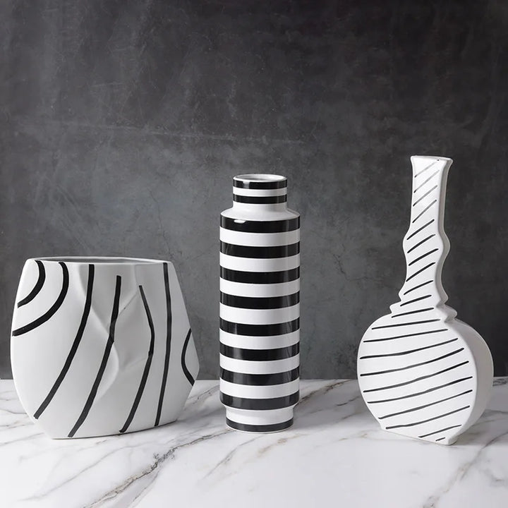 Grand Vase Décoratif Noir et Blanc à Rayures | Design Scandinave Minimaliste