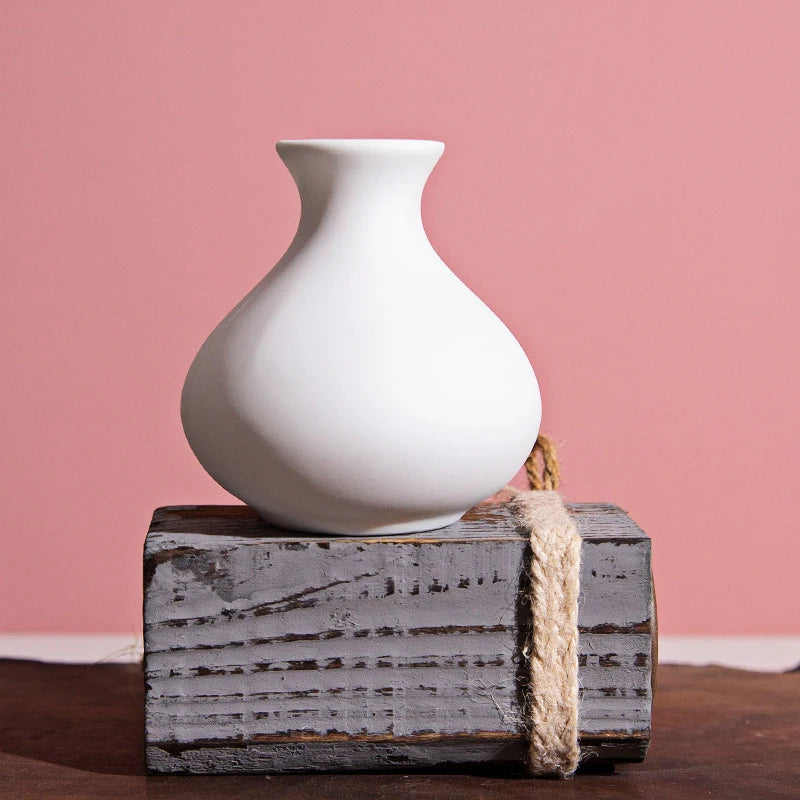Vase Blanc Moderne | Design Épuré en Céramique