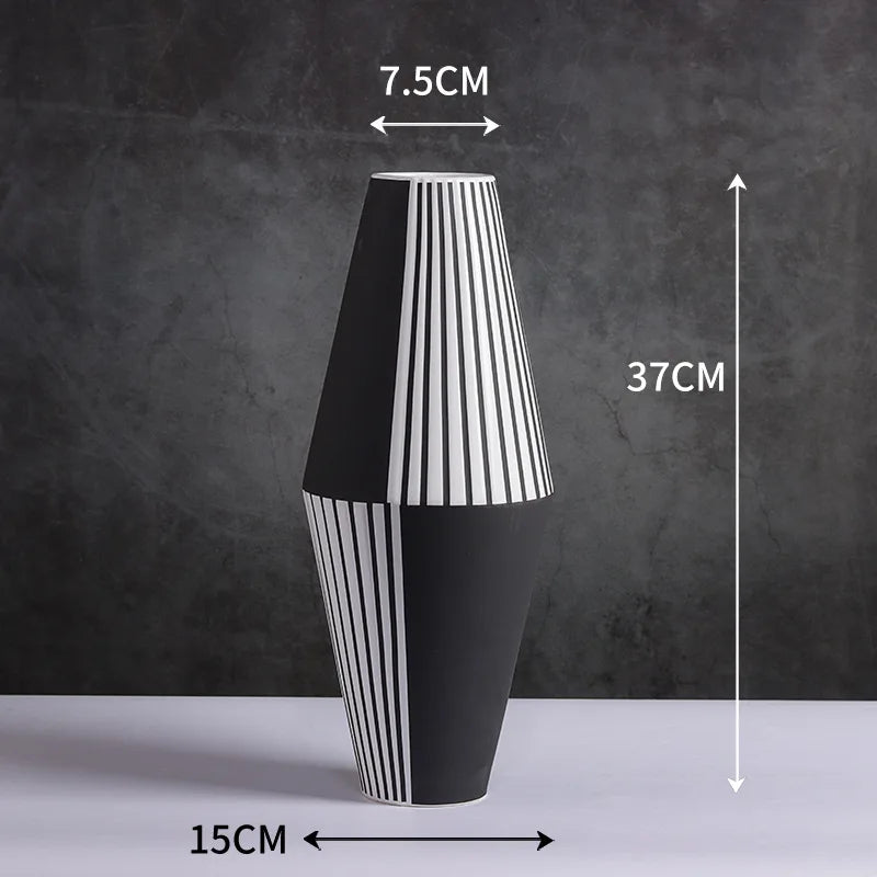 Grand Vase Décoratif Noir et Blanc à Rayures | Design Scandinave Minimaliste