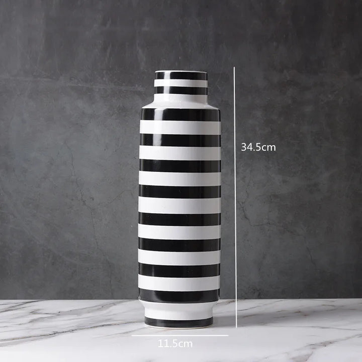 Grand Vase Décoratif Noir et Blanc à Rayures | Design Scandinave Minimaliste