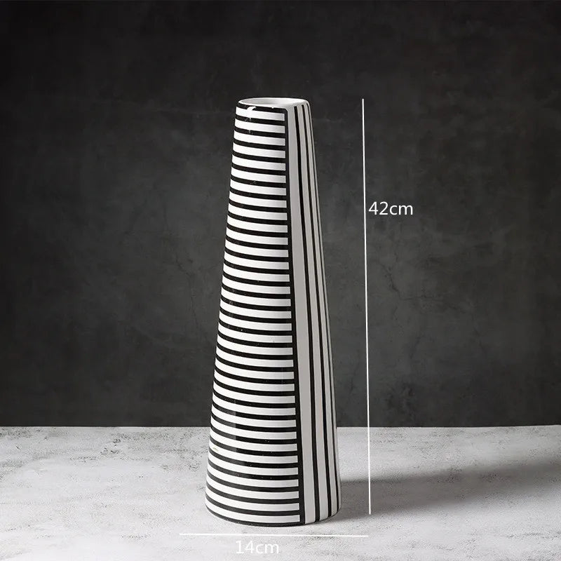 Grand Vase Décoratif Noir et Blanc à Rayures | Design Scandinave Minimaliste