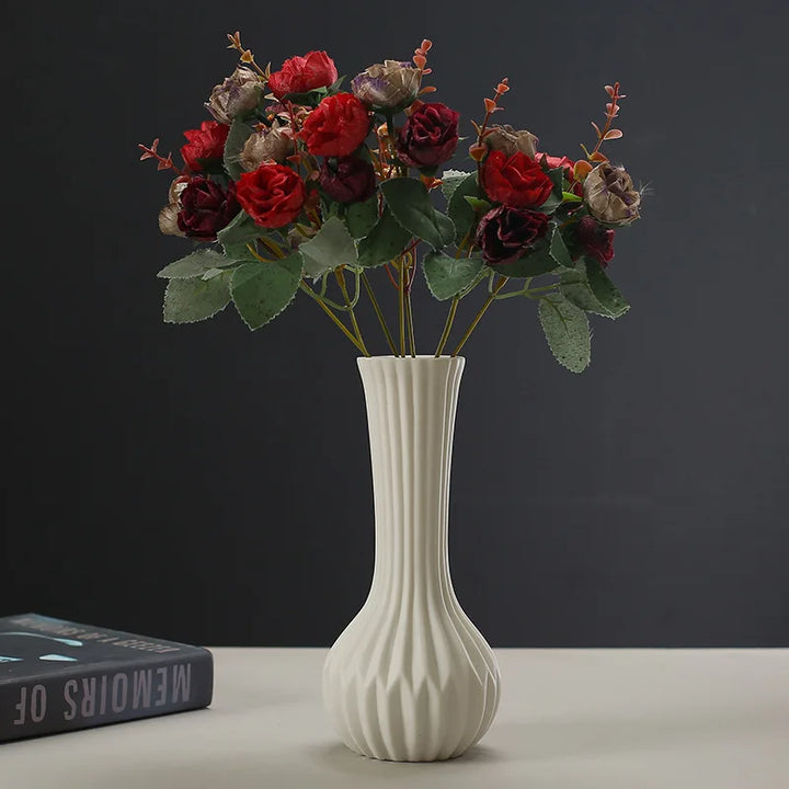 Petit Vase à Fleurs Blanc en Céramique