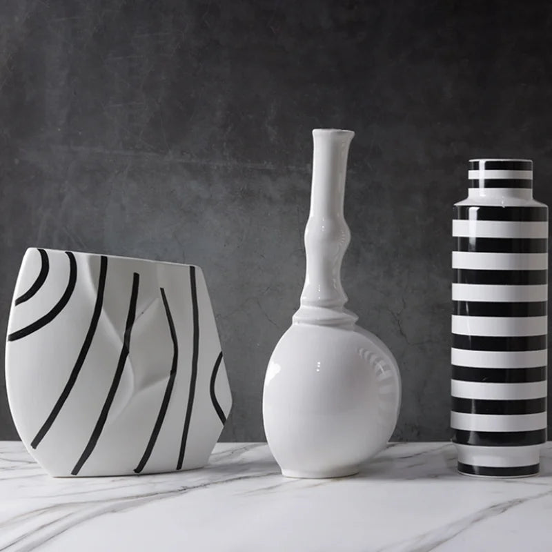 Grand Vase Décoratif Noir et Blanc à Rayures | Design Scandinave Minimaliste