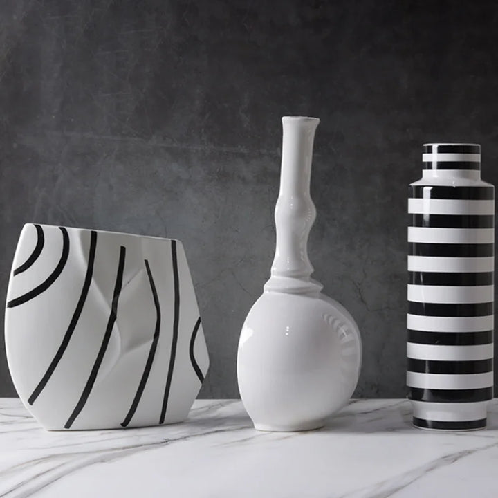 Grand Vase Décoratif Noir et Blanc à Rayures | Design Scandinave Minimaliste