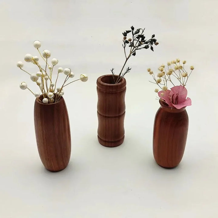 Petit Vase Soliflore en Bois Massif | Élégance Naturelle et Artisanat Raffiné