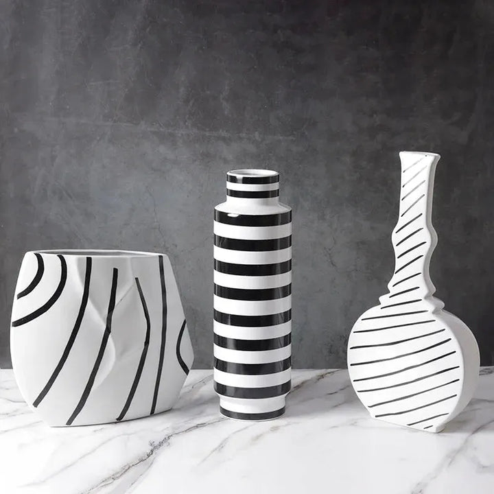 Grand Vase Décoratif Noir et Blanc à Rayures | Design Scandinave Minimaliste - Maison Vase