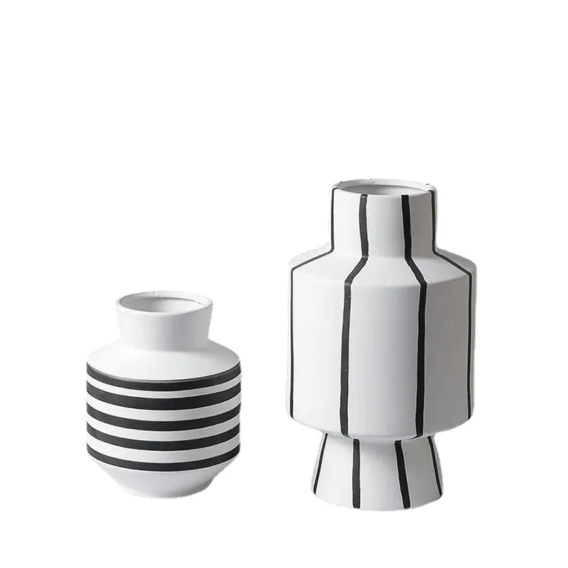 Grand Vase Décoratif Noir et Blanc à Rayures | Design Scandinave Minimaliste - Maison Vase