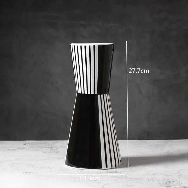 Grand Vase Décoratif Noir et Blanc à Rayures | Design Scandinave Minimaliste - Maison Vase