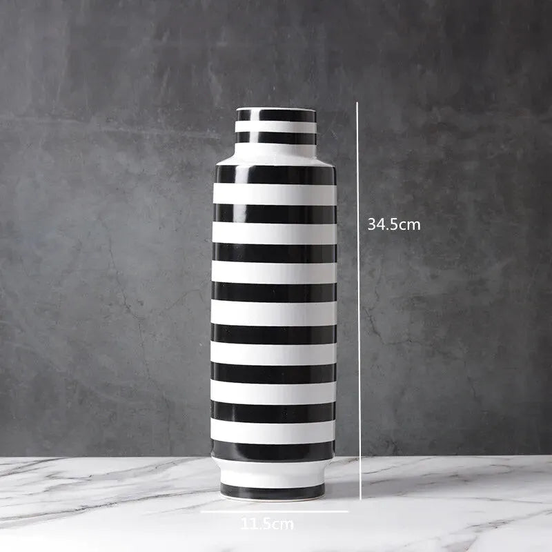 Grand Vase Décoratif Noir et Blanc à Rayures | Design Scandinave Minimaliste - Maison Vase
