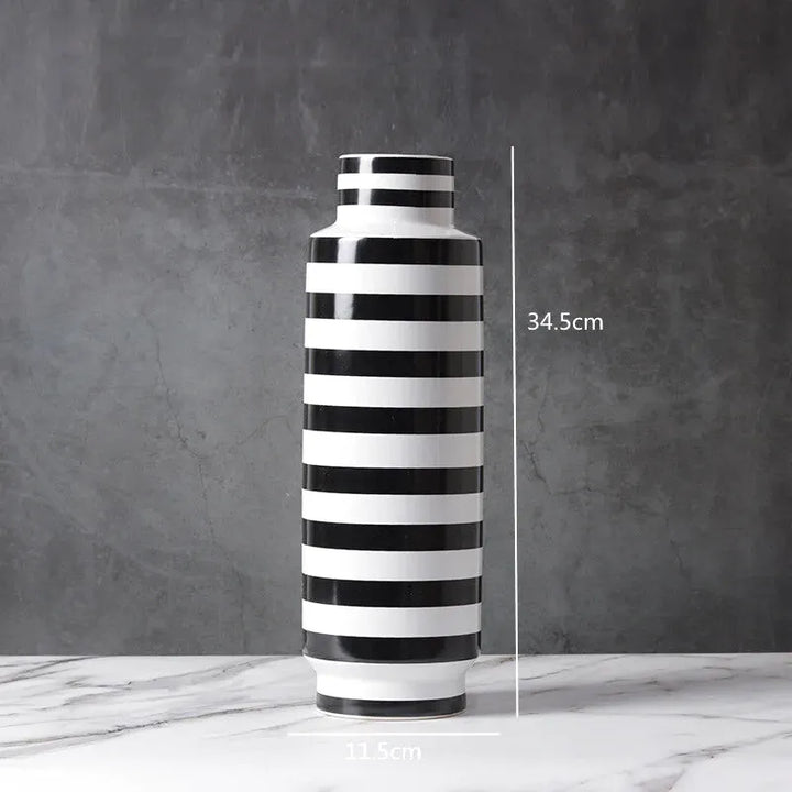 Grand Vase Décoratif Noir et Blanc à Rayures | Design Scandinave Minimaliste - Maison Vase