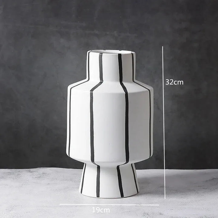 Grand Vase Décoratif Noir et Blanc à Rayures | Design Scandinave Minimaliste - Maison Vase