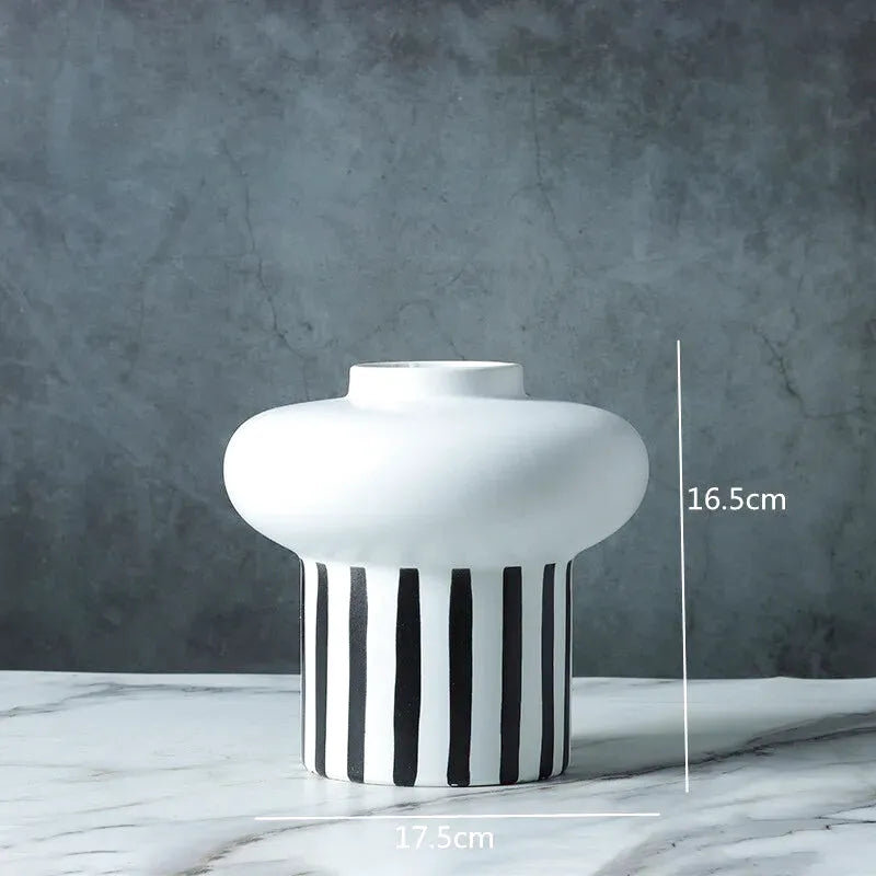 Grand Vase Décoratif Noir et Blanc à Rayures | Design Scandinave Minimaliste - Maison Vase