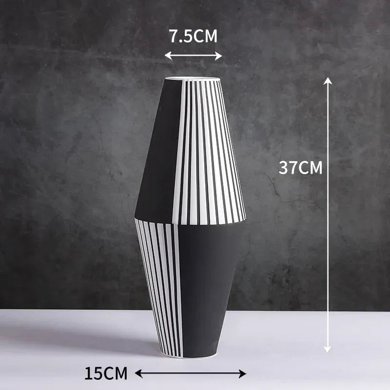 Grand Vase Décoratif Noir et Blanc à Rayures | Design Scandinave Minimaliste - Maison Vase