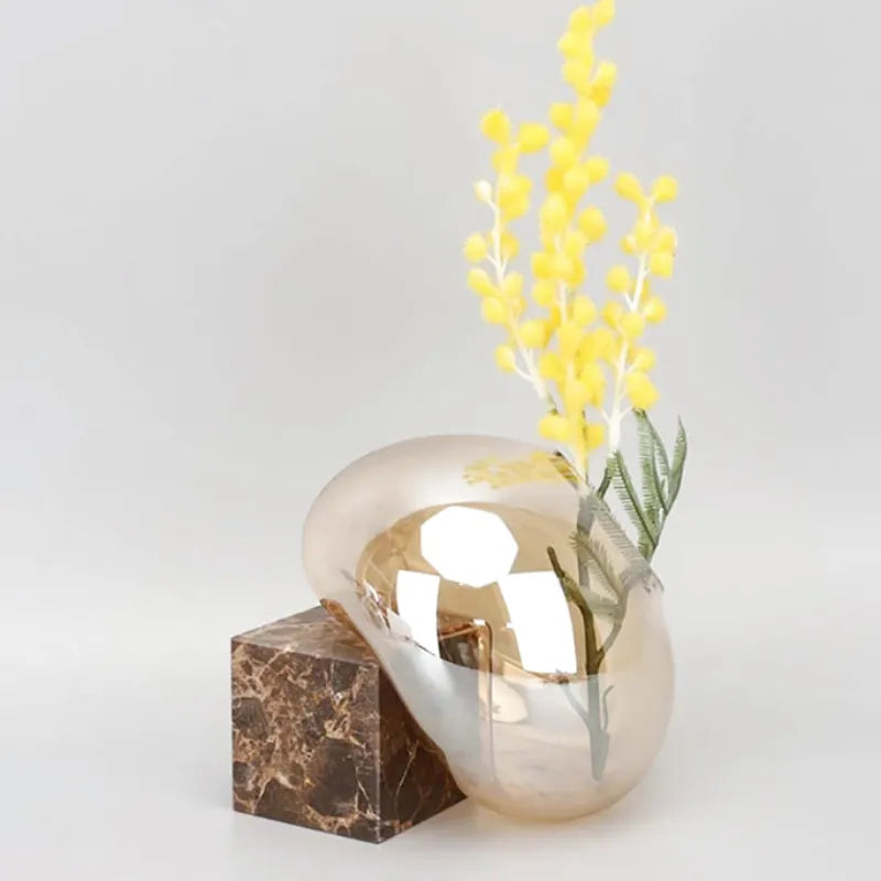 Petit Vase en Verre Ambre Moderne | Base en Marbre Élégante - Maison Vase