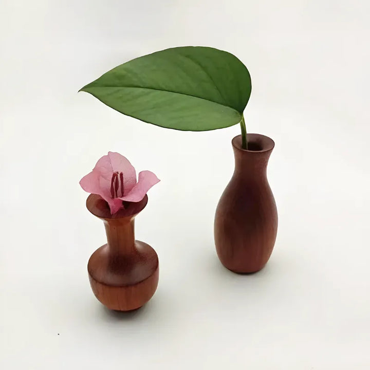 Petit Vase Soliflore en Bois Massif | Élégance Naturelle et Artisanat Raffiné - Maison Vase