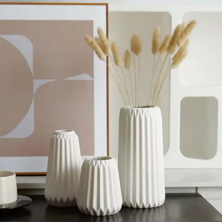 Vase à Fleurs Blanc en Céramique | Moderne et Élégant - Maison Vase