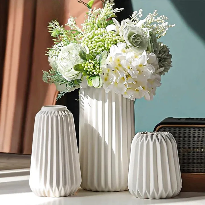 Vase à Fleurs Blanc en Céramique | Moderne et Élégant - Maison Vase