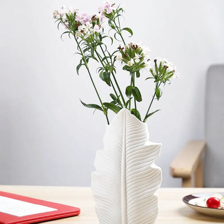 Vase à Fleurs en Céramique Blanche | Plume Élégant - Maison Vase