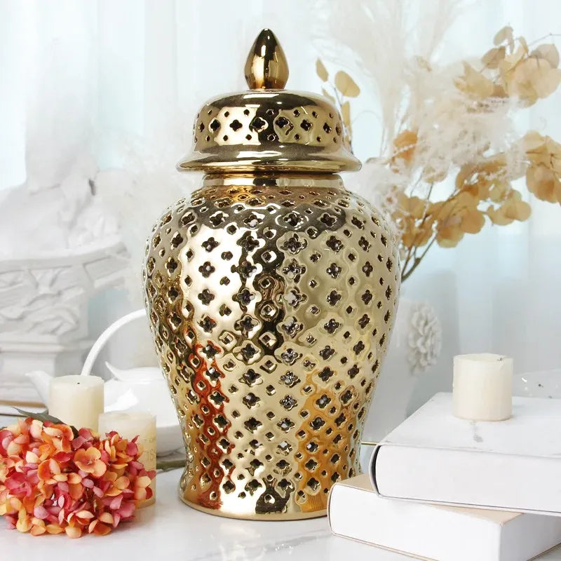 Vase à Fleurs en Céramique | Design Sculpté et Évidé - Maison Vase