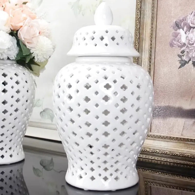 Vase à Fleurs en Céramique | Design Sculpté et Évidé - Maison Vase