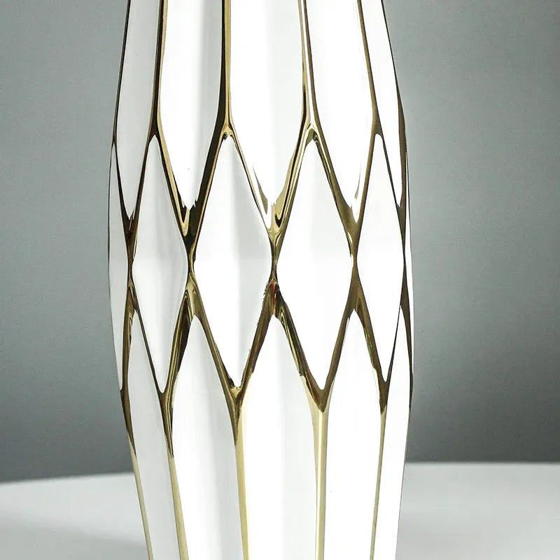 Vase à Fleurs Nordique Blanc | Céramique et Dorures Élégantes - Maison Vase