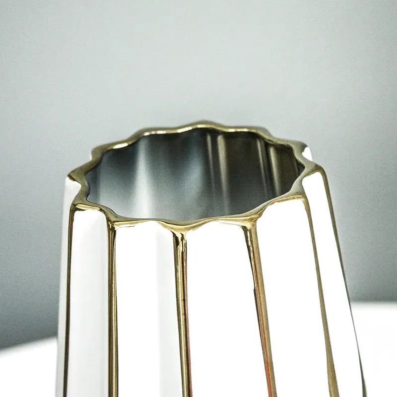 Vase à Fleurs Nordique Blanc | Céramique et Dorures Élégantes - Maison Vase