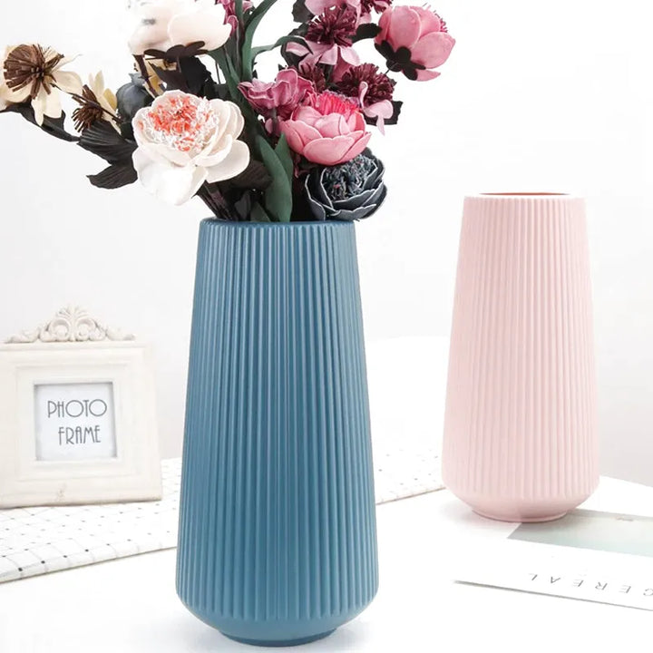 Vase à Fleurs Scandinave | Design Strié Minimaliste - Maison Vase