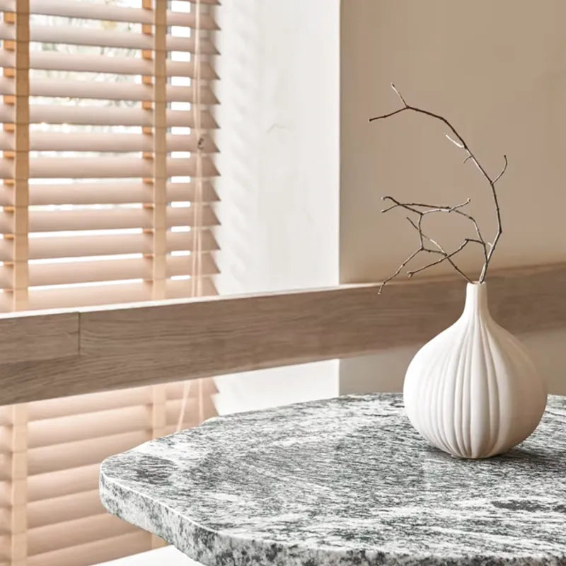 Vase Blanc Design et Décoratif en Céramique | Style Scandinave - Maison Vase