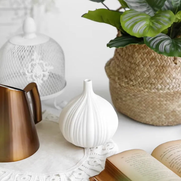 Vase Blanc Design et Décoratif en Céramique | Style Scandinave - Maison Vase