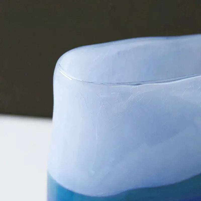 Vase Bleu Dégradé | Décoration Luxueuse en Verre - Maison Vase