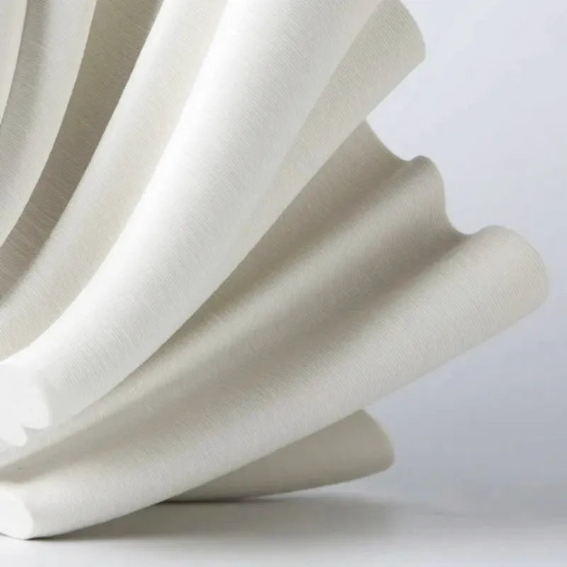 Vase Céramique Décoratif Sculpté à la Main | Design Tourbillon Blanc - Maison Vase