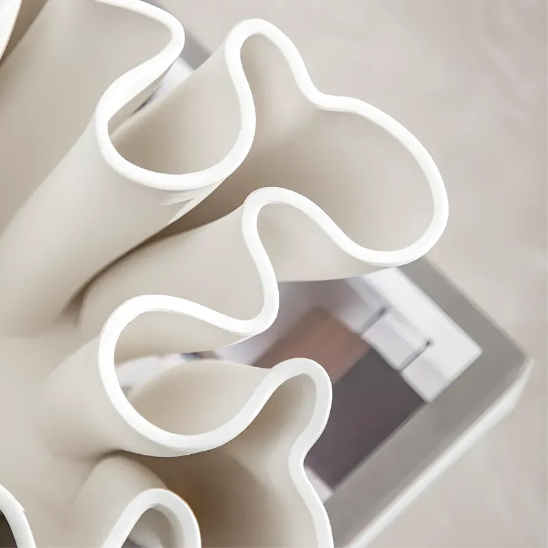 Vase Céramique Décoratif Sculpté à la Main | Design Tourbillon Blanc - Maison Vase