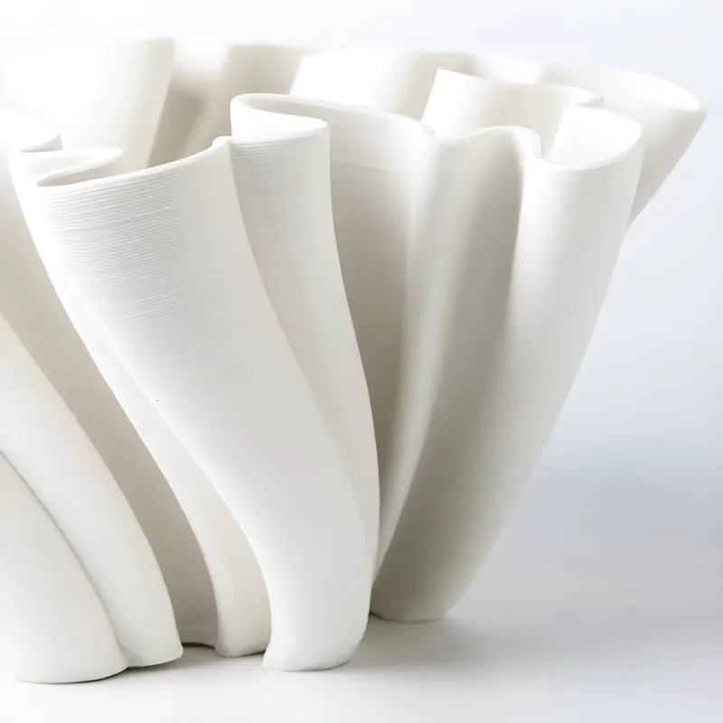 Vase Céramique Décoratif Sculpté à la Main | Design Tourbillon Blanc - Maison Vase