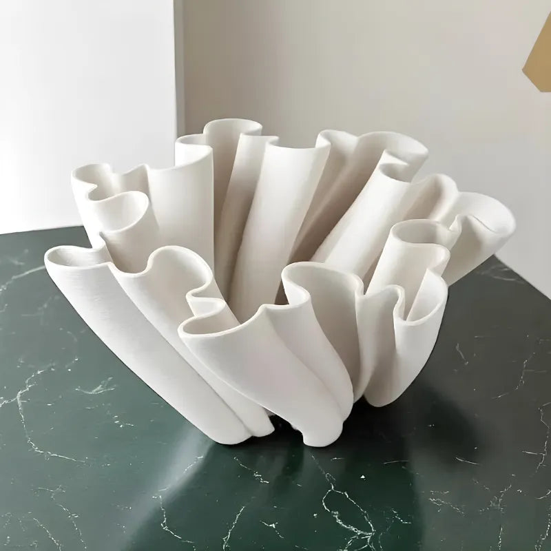 Vase Céramique Décoratif Sculpté à la Main | Design Tourbillon Blanc - Maison Vase